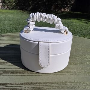 Off White Faux Leather Jewelry Box w/ Top Handle | Travel Organizer Minimalist